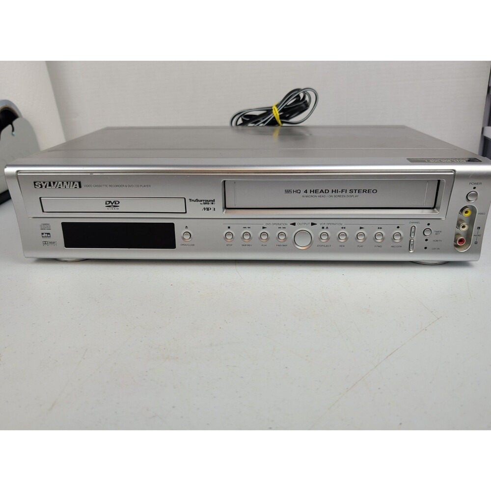 Sylvania DVD/VCR Combo Model: SSD800 No Remote - Tested and Working